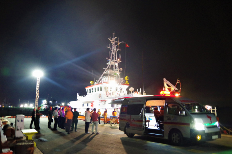 Tiếp nhận 20 thuyền viên tàu GT Unity bị nạn trên biển -0