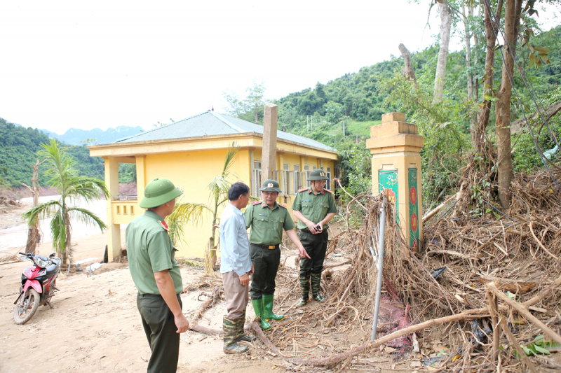 Ngành giáo dục Nghệ An chạy đua sau lũ để kịp khai giảng năm học mới -2