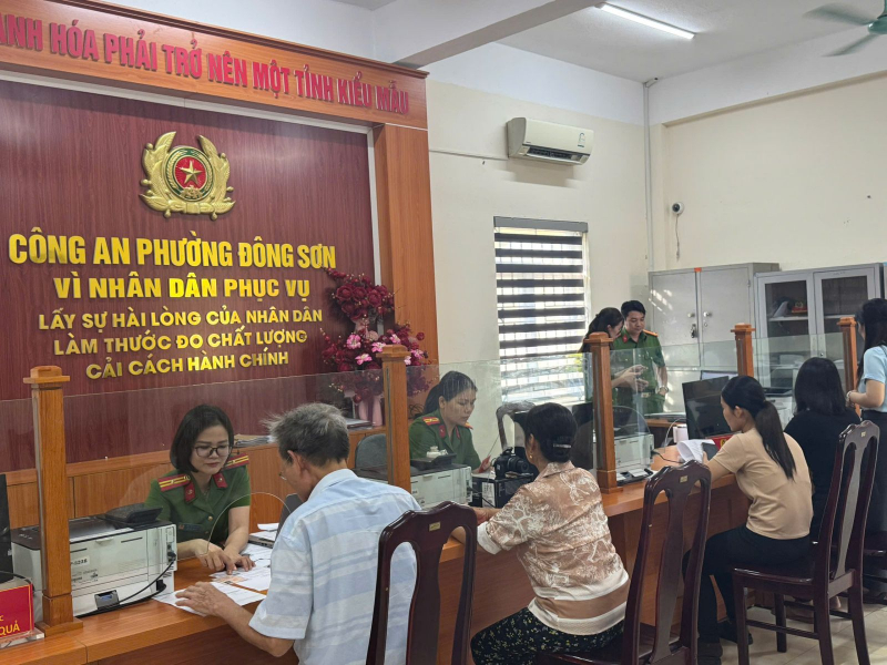 Công an Thanh Hóa đồng loạt triển khai cấp đổi Thẻ đảng viên trên nền tảng dữ liệu dân cư -0