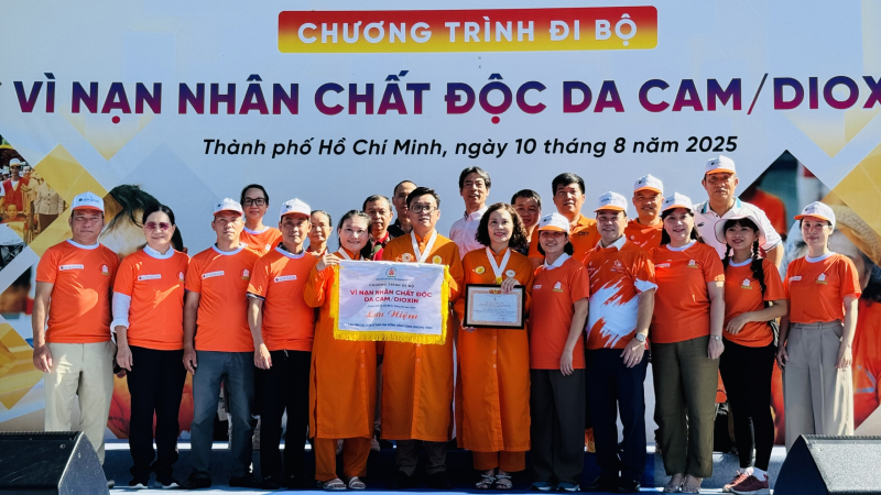 Hơn 5.000 người đi bộ “Vì nạn nhân chất độc da cam/dioxin” năm 2025 -0