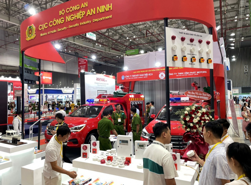 Nhiều sản phẩm PCCC, CNCH tiên tiến được trưng bày tại triển lãm quốc tế quy mô lớn -0
