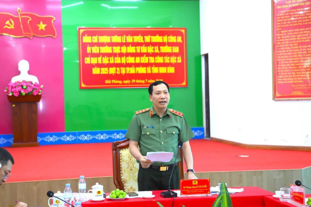 Deputy Minister Le Van Tuyen inspects amnesty work at Northern detention facilities -0