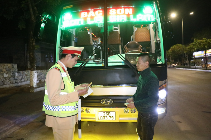 Hiệu quả thực tiễn từ mô hình “Doanh nghiệp kinh doanh vận tải an toàn giao thông” -0