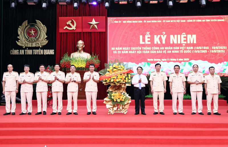 Từ truyền thống anh hùng đến khát vọng vươn lên của CAND Tuyên Quang -0