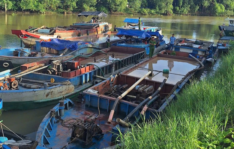 Vĩnh Long: Thanh tra chỉ loạt sai phạm trong khai thác khoáng sản cát sông -0