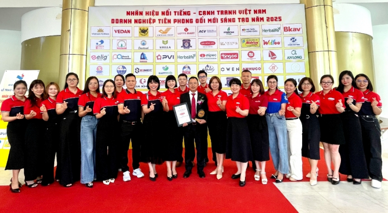 Dai-ichi Life Việt Nam tiếp tục được vinh danh “Top 10 Nhãn hiệu nổi tiếng Việt Nam 2025” -1