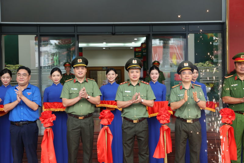 Công an TP Hồ Chí Minh - Tiếp bước truyền thống anh hùng -1