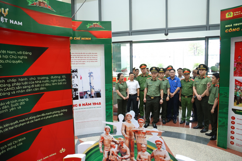 Công an TP Hồ Chí Minh - Tiếp bước truyền thống anh hùng -2