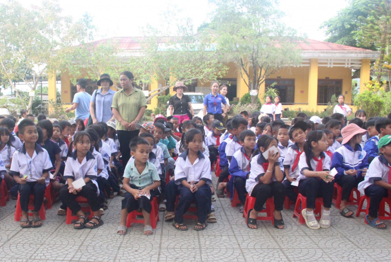 Đề xuất 1.200 tỷ đồng để xây dựng, cải tạo nhiều trường học ở 5 xã biên giới A Lưới -0