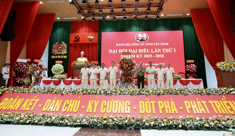 Thứ trưởng Trần Quốc Tỏ dự Đại hội Đảng bộ tại Công an tỉnh Tây Ninh -0