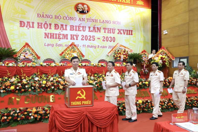 Xây dựng Đảng bộ Công an tỉnh Lạng Sơn -0