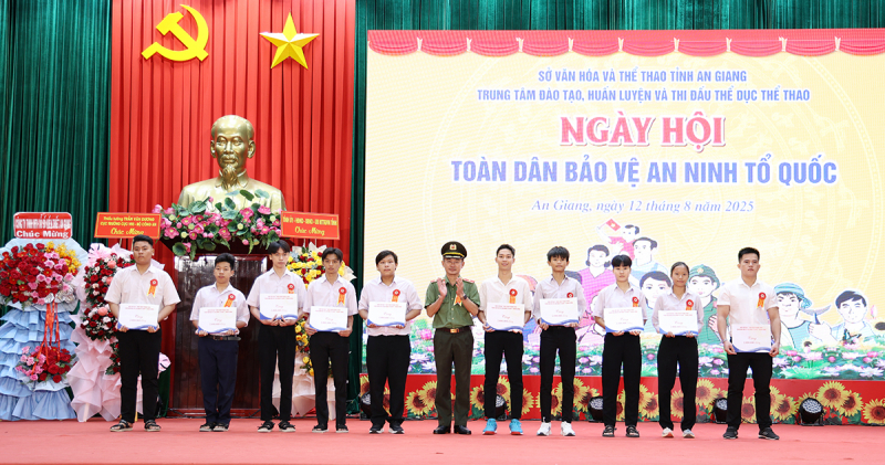 Phong trào Toàn dân bảo vệ An ninh Tổ quốc ngày một lan toả rộng khắp tỉnh An Giang -1
