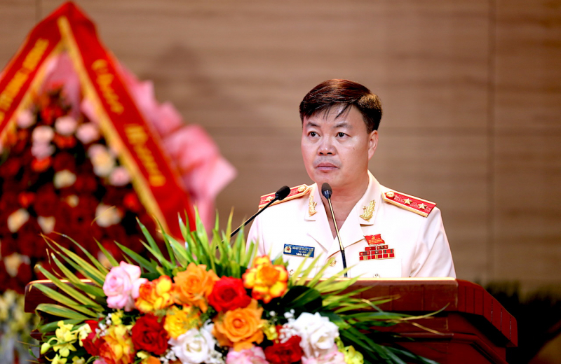 Cảnh sát cơ động phải là 