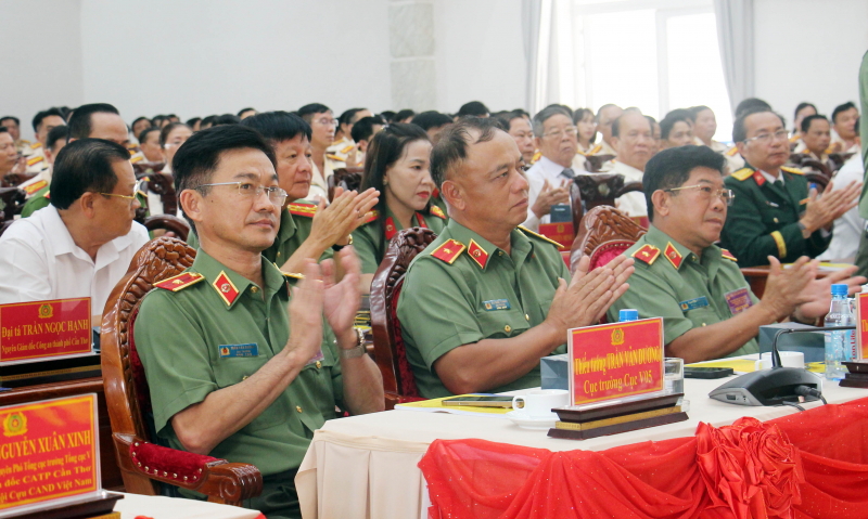 Công an TP Cần Thơ giữ vững ANTT, góp phần phát triển kinh tế, xã hội của địa phương -1
