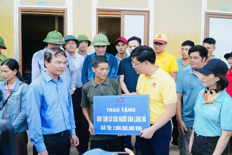 Quỹ Thiện Tâm đón nhận tặng Huân chương Lao động hạng Nhất -0
