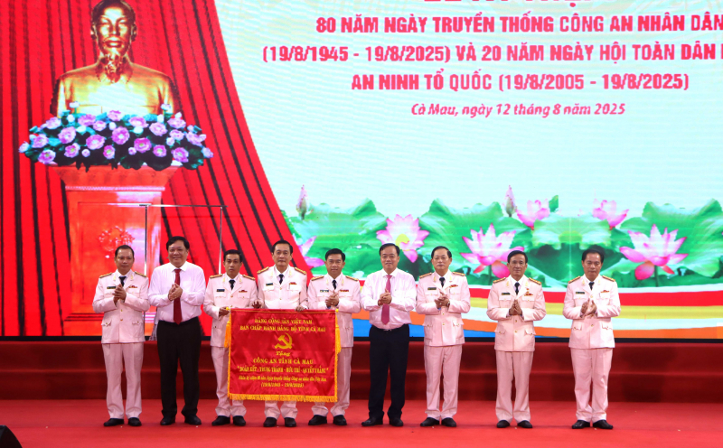 Công an tỉnh cực Nam Tổ quốc vững bước vào kỷ nguyên vươn mình của dân tộc -0