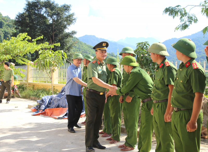 Bộ Công an phát động cao điểm 40 ngày đêm xây dựng nhà, trường học tặng bà con, học sinh đồng bào vùng lũ Nghệ An -0