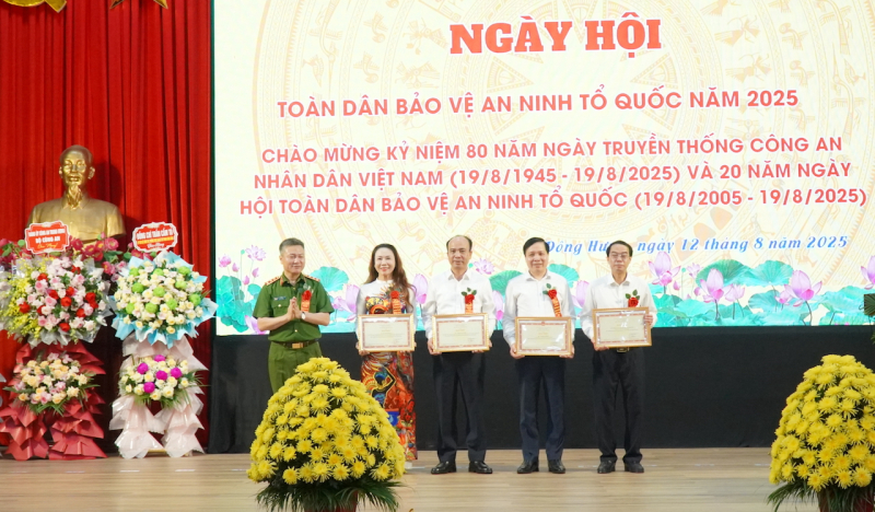 Sôi nổi Ngày hội toàn dân bảo vệ an ninh Tổ quốc ở Hưng Yên -0