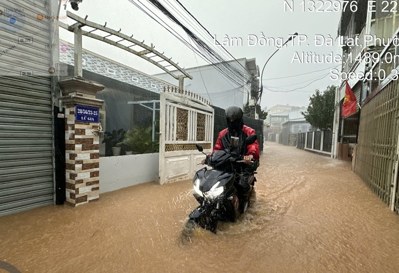 Mưa lớn kéo dài gây ngập cục bộ nhiều khu vực thuộc Đà Lạt cũ -0