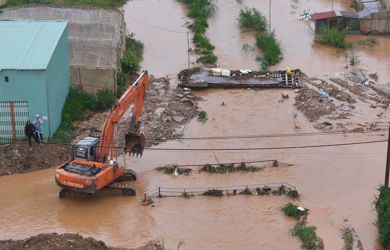 Mưa lớn kéo dài gây ngập cục bộ nhiều khu vực thuộc Đà Lạt cũ -0