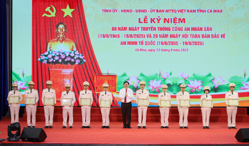 Công an tỉnh cực Nam Tổ quốc vững bước vào kỷ nguyên vươn mình của dân tộc -0