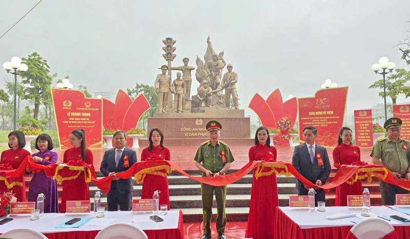 Quảng Ninh: Khánh thành Tượng đài “Công an Nhân dân vì dân phục vụ” -0