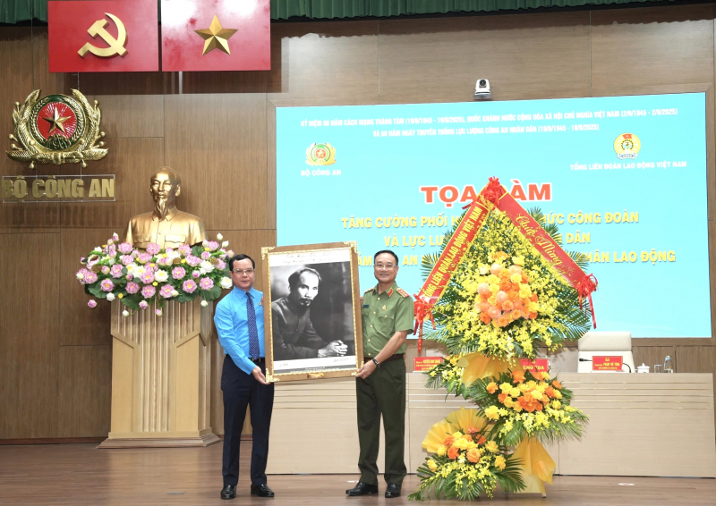 Nâng cao hiệu quả phối hợp giữa lực lượng CAND và tổ chức Công đoàn trong đảm bảo an ninh công nhân -0
