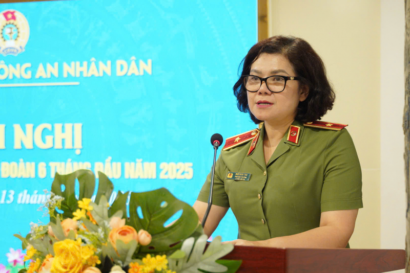 Gần 25.000 đoàn viên, lao động và hơn 5.000 gia đình chính sách được Công đoàn CAND chăm lo dịp Tết -0