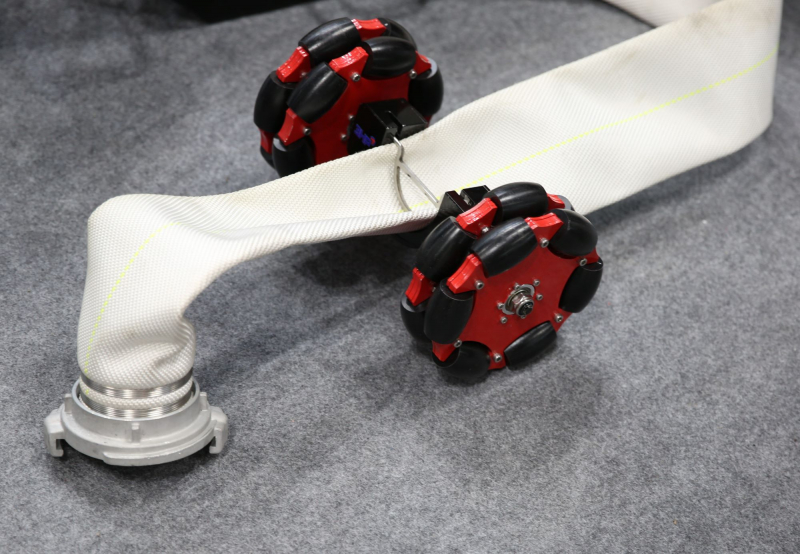 Nhiều người trầm trò khi tận mắt xem các phương tiện chữa cháy, CNCH mới lạ, hiện đại -0