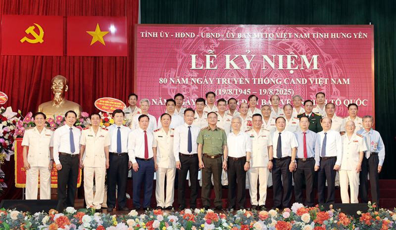 Tỉnh Hưng Yên long trọng kỷ niệm 80 năm ngày truyền thống lực lượng CAND -0