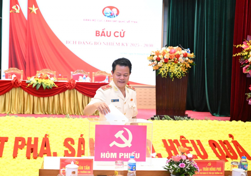 Đảng bộ Cục Cảnh sát QLHC về TTXH tạo đột phá trên các mặt công tác -0