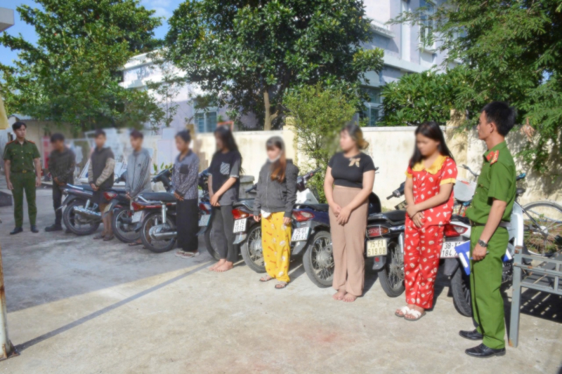 Nhóm thiếu niên