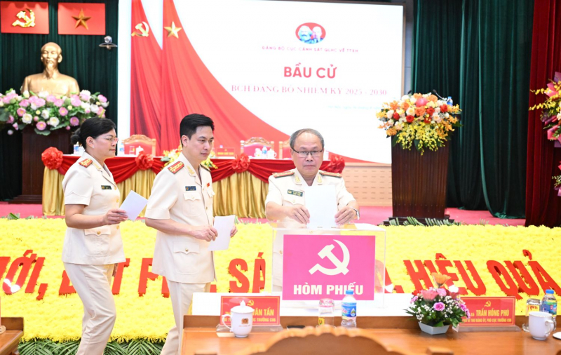 Đảng bộ Cục Cảnh sát QLHC về TTXH tạo đột phá trên các mặt công tác -1