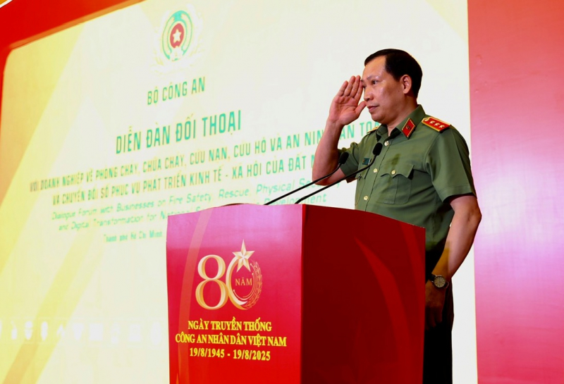 Thủ tướng Chính phủ ghi nhận, đánh giá cao những chiến công, sự hy sinh của lực lượng Cảnh sát PCCC&CNCH -0