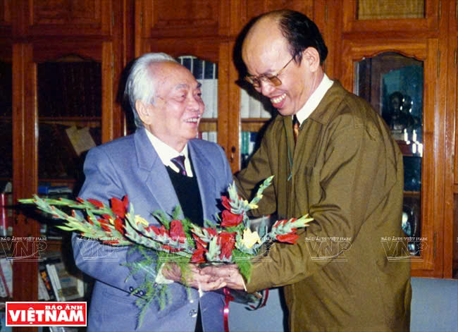 Kỷ nguyên mới phải có con người mới -0