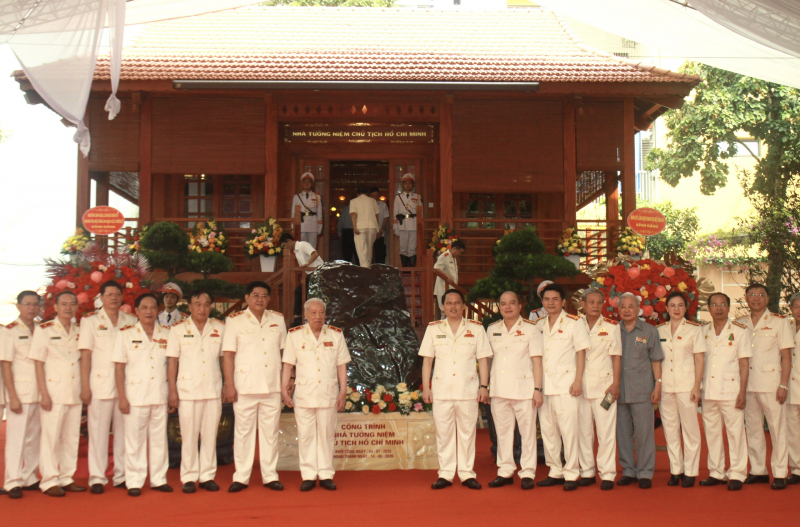 Gặp mặt các thế hệ cán bộ Thanh tra Bộ Công an nhân kỷ niệm 80 năm Ngày truyền thống lực lượng CAND -0