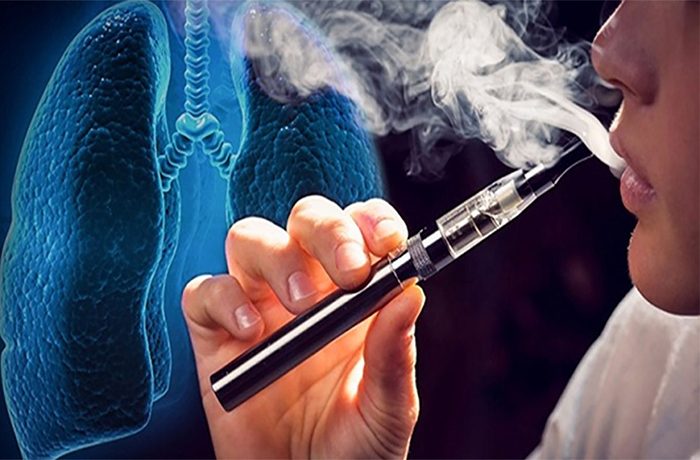 Đề xuất phạt cả người hút thuốc lá điện tử và người không ngăn cản -0