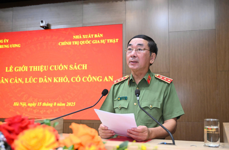 Lấy những tấm gương trong cuốn sách 