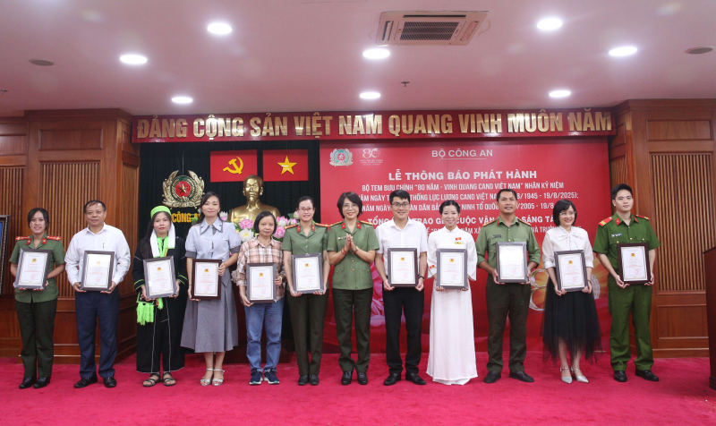 Trao giải Cuộc vận động sáng tác truyện ngắn và ký “CAND - 80 năm xây dựng, chiến đấu và trưởng thành” -0