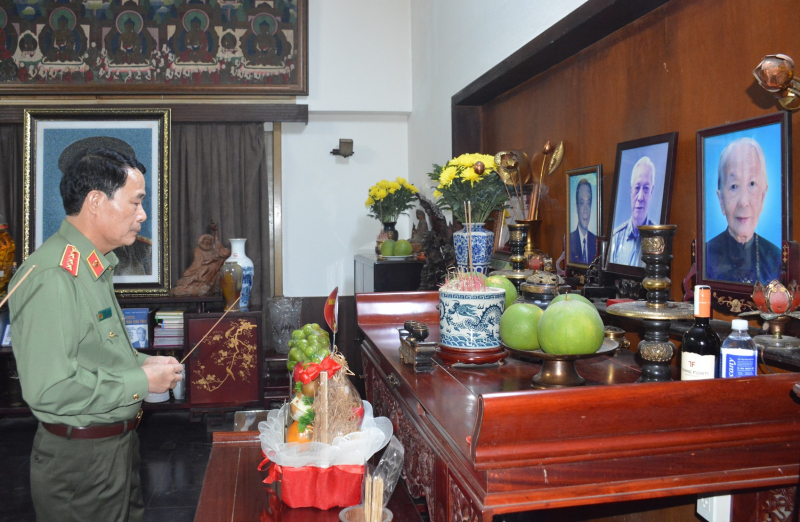 Thứ trưởng Lê Quốc Hùng tri ân gia đình các đồng chí cố lãnh đạo Bộ Công an -0
