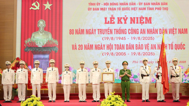 Tỉnh Phú Thọ kỷ niệm 80 năm Ngày truyền thống CAND -0