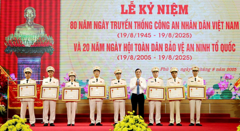 Tỉnh Phú Thọ kỷ niệm 80 năm Ngày truyền thống CAND -0