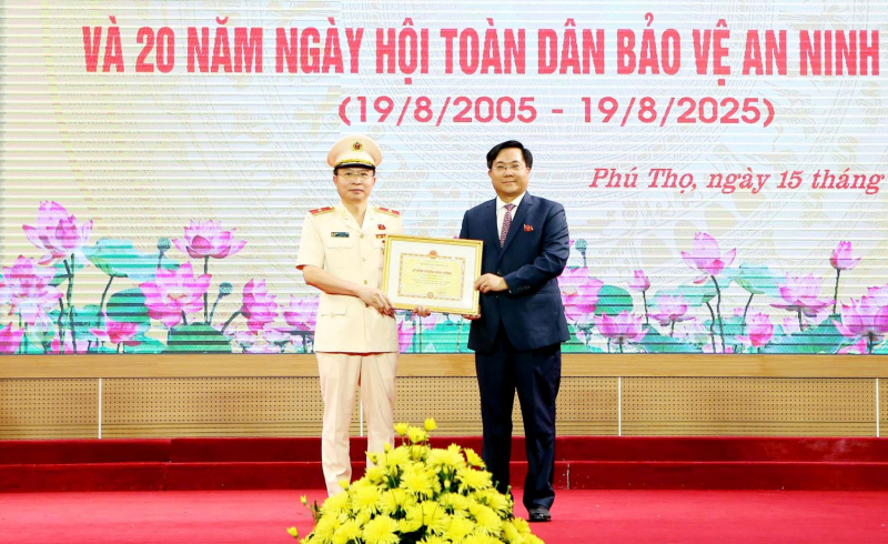 Tỉnh Phú Thọ kỷ niệm 80 năm Ngày truyền thống CAND -0