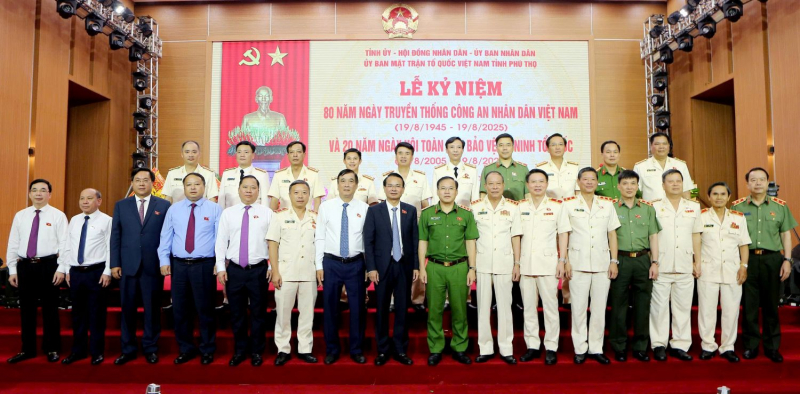Tỉnh Phú Thọ kỷ niệm 80 năm Ngày truyền thống CAND -0