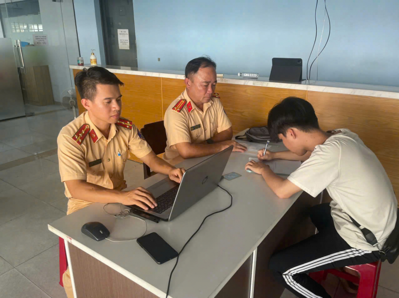 Nghiêm khắc với “quái xế đùa giỡn tử thần” -0