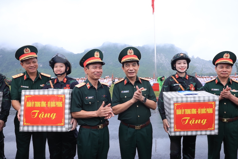 Bộ trưởng Phan Văn Giang chủ trì tổng hợp luyện các lực lượng diễu binh, diễu hành dịp Quốc khánh -0