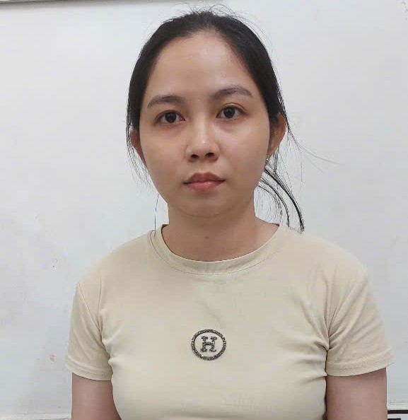 Bắt được “hot girl” bị truy nã đặc biệt -0