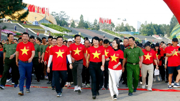 Các địa phương hưởng ứng chương trình “Cùng Việt Nam tiến bước” -0