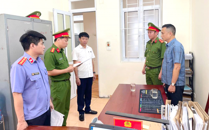 Xuất khống hóa đơn để
