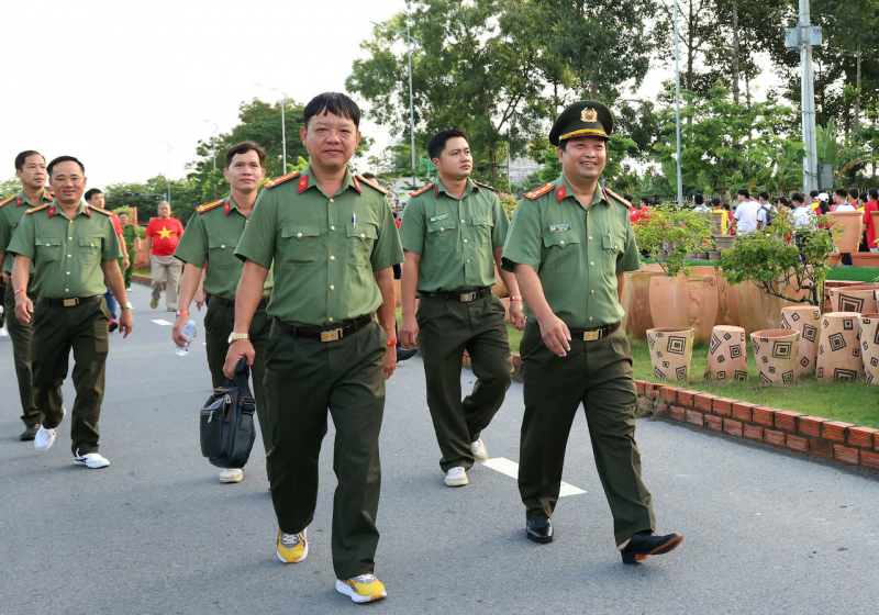 Các địa phương hưởng ứng chương trình “Cùng Việt Nam tiến bước” -1